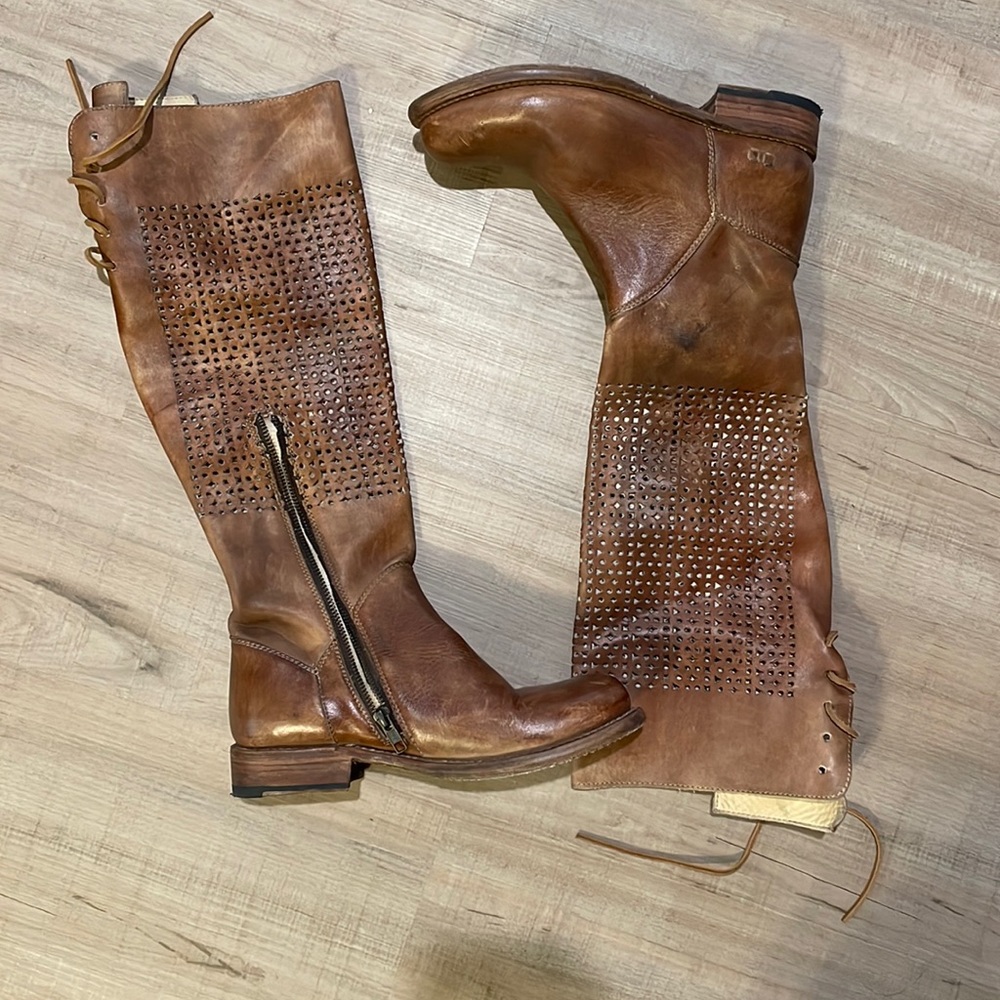 8.5 bed Stu leather boots